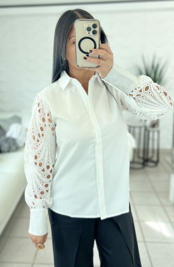 Crochet Lace Sleeve Blouse - Imagen 3